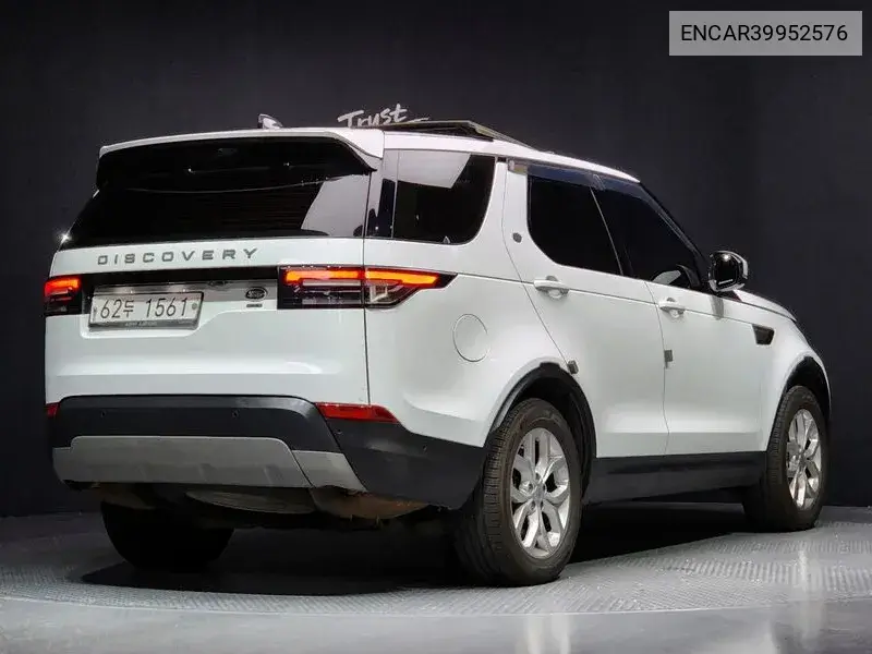 Discovery 5 3.0 Sd6 Se VIN: ENCAR39952576 Lot: 39952576