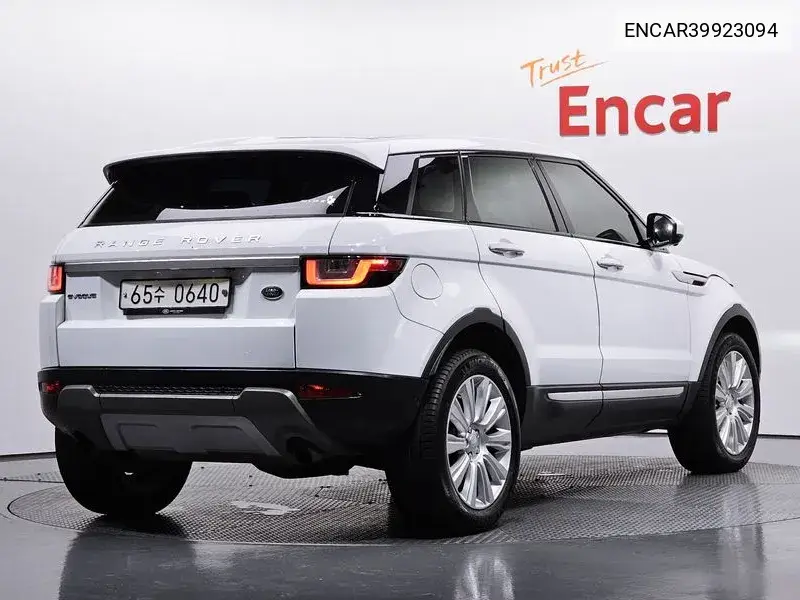 Range Rover This Bok 2.0 Td4 Hse VIN: ENCAR39923094 Lot: 39923094