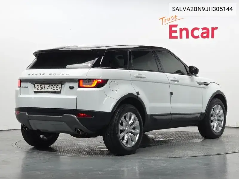 Range Rover This Bok 2.0 Td4 Se VIN: SALVA2BN9JH305144 Lot: 39908890