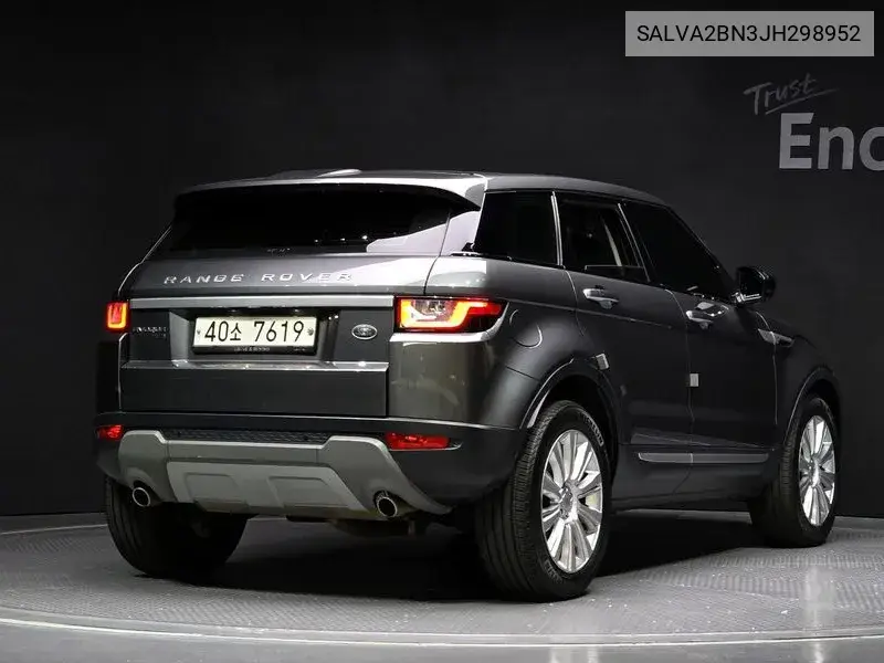 Range Rover This Bok 2.0 Td4 Hse VIN: SALVA2BN3JH298952 Lot: 39921977