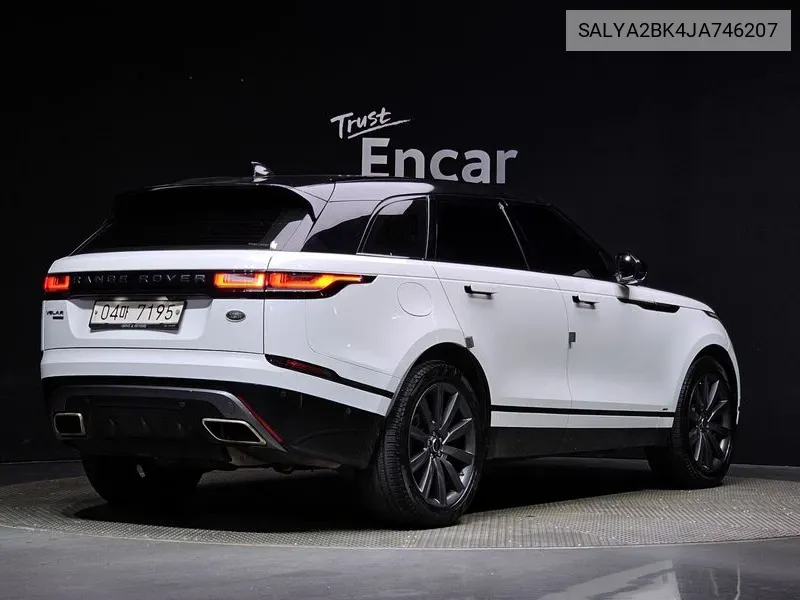 Land Rover Range Rover Velar 3.0 D300 R-Dynamic Hse VIN: SALYA2BK4JA746207 Lot: 38055852