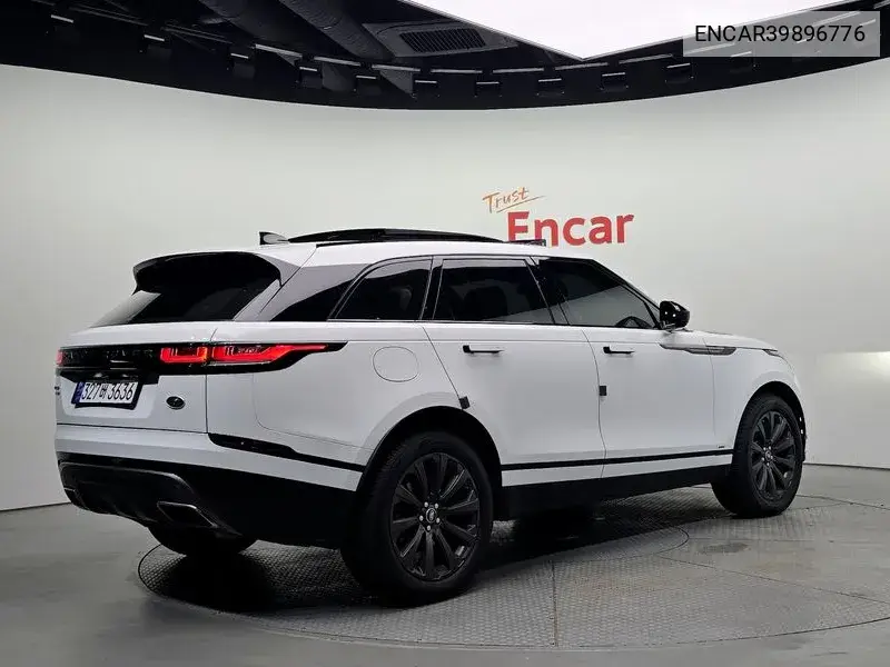 Range Rover Velar 3.0 D300 R-Dynamic Se VIN: ENCAR39896776 Lot: 39896776