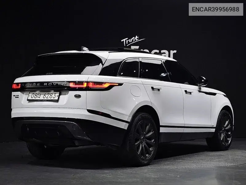 Range Rover Velar 2.0 D240 R-Dynamic Se VIN: ENCAR39956988 Lot: 39956988