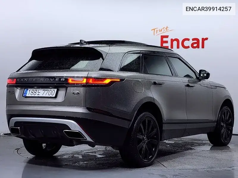 Range Rover Velar 3.0 D300 R-Dynamic Hse VIN: ENCAR39914257 Lot: 39914257