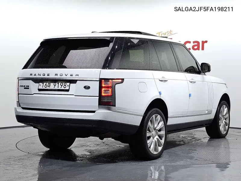 Land Rover Range Rover 4Th Generation 4.4 Sdv8 Vogue Se Diesel VIN: SALGA2JF5FA198211 Lot: 38346902