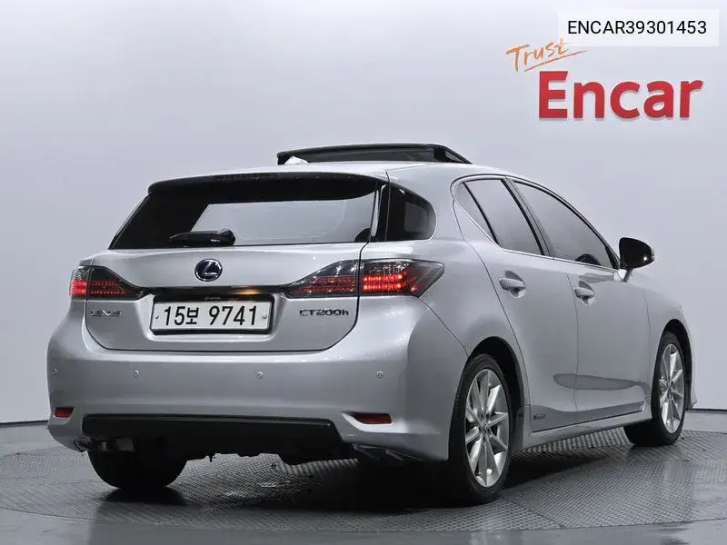 Ct200H 1.8 Compact Luxury Zwa10 VIN: ENCAR39301453 Lot: 39301453