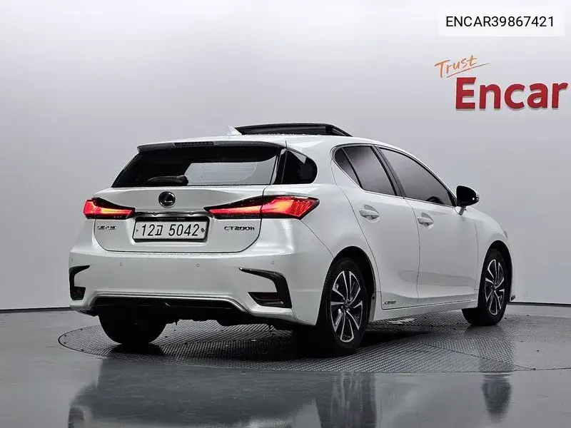 Ct200H 1.8 Supreme Zwa10 VIN: ENCAR39867421 Lot: 39867421