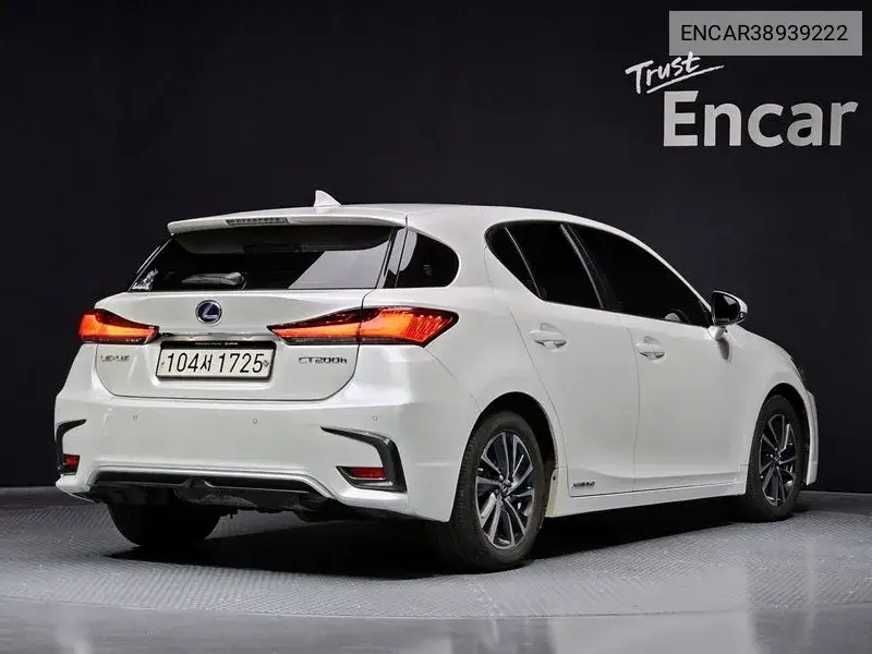 Ct200H 1.8 Supreme Zwa10 VIN: ENCAR38939222 Lot: 38939222