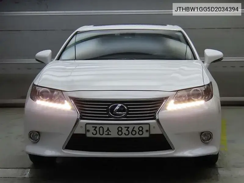 New Es300H Supreme Xv60 VIN: JTHBW1GG5D2034394 Lot: 39633846