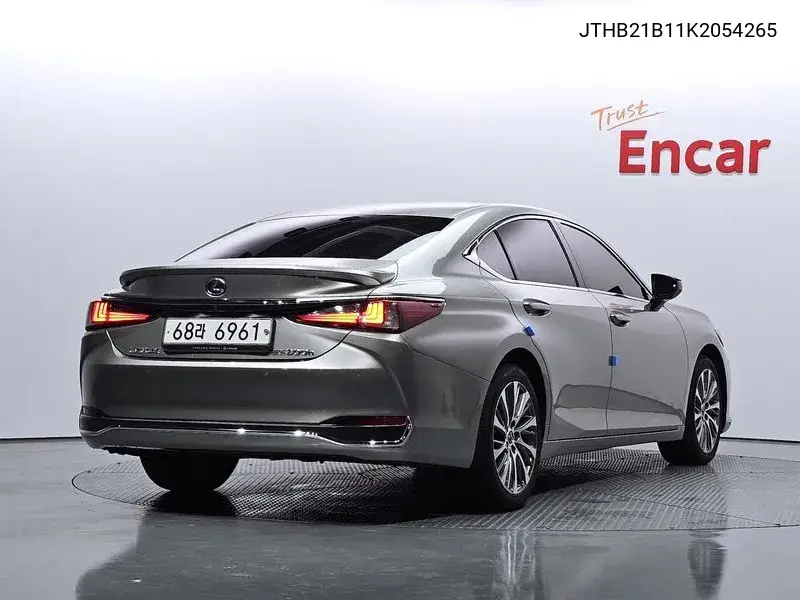 Es300H 7Th Generation Luxury VIN: JTHB21B11K2054265 Lot: 39593082