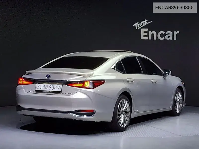Es300H 7Th Generation Executive VIN: ENCAR39630855 Lot: 39630855