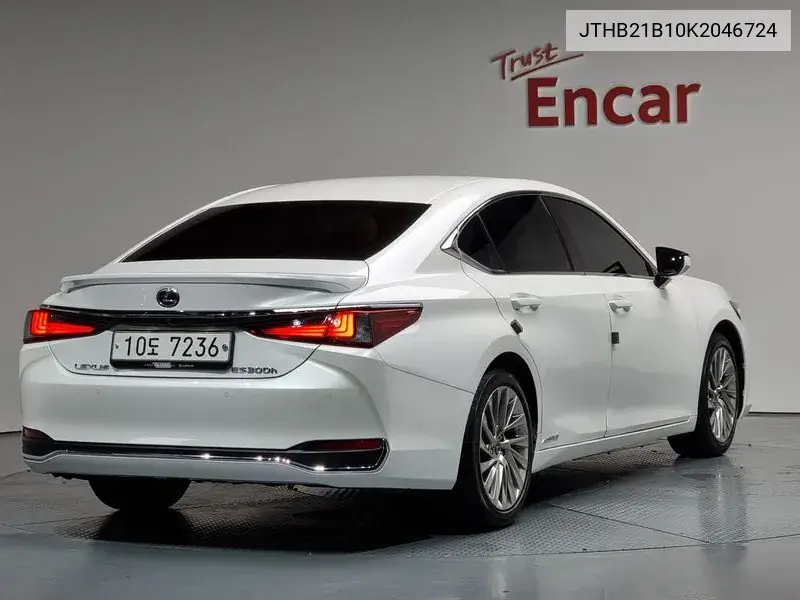 Es300H 7Th Generation Executive VIN: JTHB21B10K2046724 Lot: 39641656