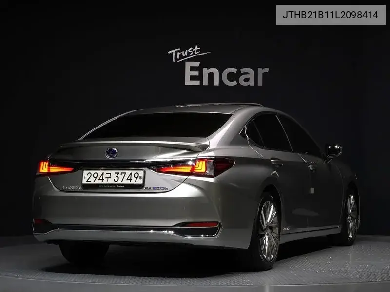 Es300H 7Th Generation Executive VIN: JTHB21B11L2098414 Lot: 39567287