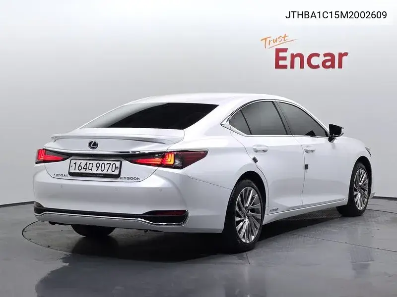 Es300H 7Th Generation Executive VIN: JTHBA1C15M2002609 Lot: 39614771