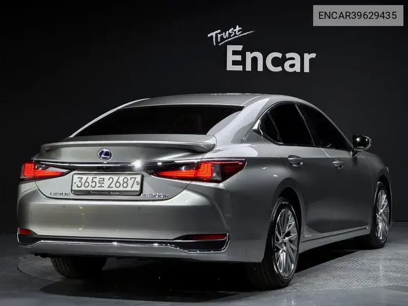 Es300H 7Th Generation Luxury Plus VIN: ENCAR39629435 Lot: 39629435
