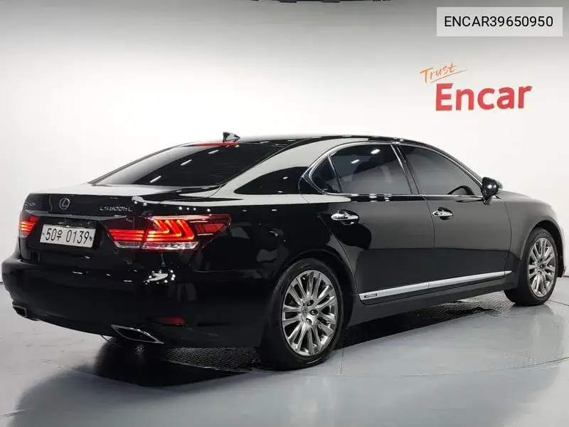 Ls600Hl 5 -Seater Xf40 VIN: ENCAR39650950 Lot: 39650950