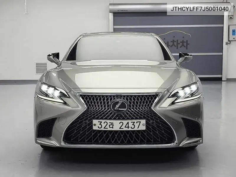 Ls500H 5Th Generation 3.5 Luxury Awd VIN: JTHCYLFF7J5001040 Lot: 39401123