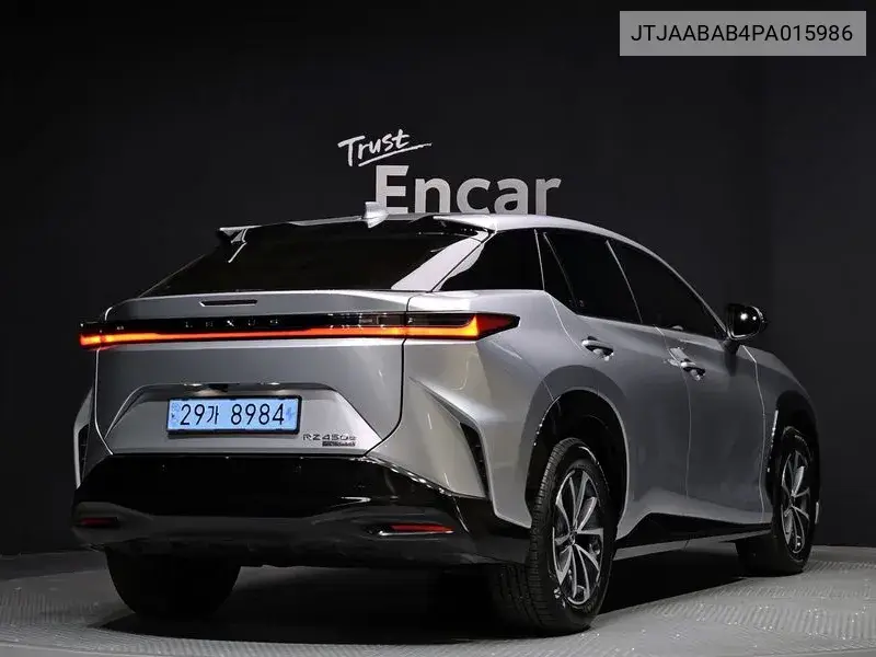Rz40E Luxury VIN: JTJAABAB4PA015986 Lot: 39642698