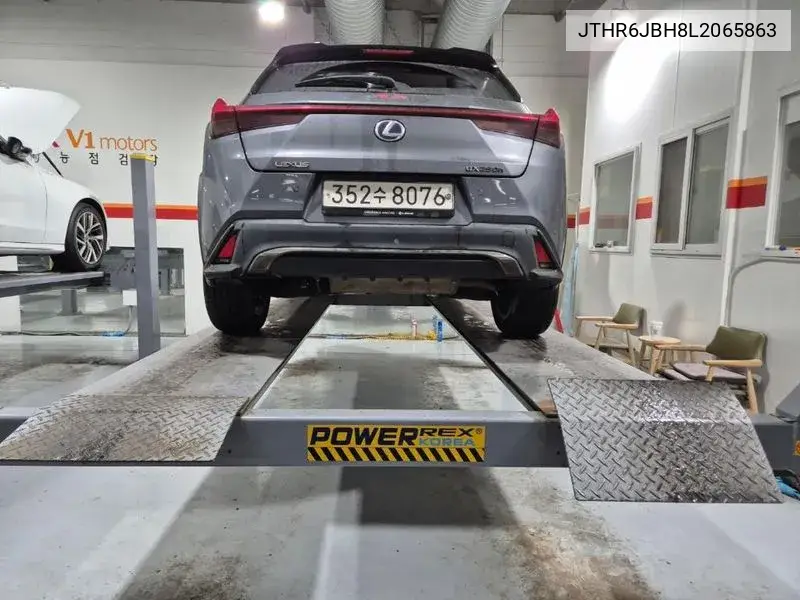 Ux250H 2.0 F-Sport 2Wd VIN: JTHR6JBH8L2065863 Lot: 39609263