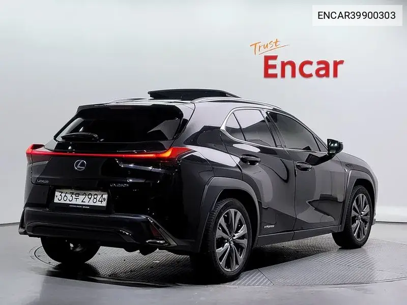 Ux250H 2.0 F-Sport 2Wd VIN: ENCAR39900303 Lot: 39900303
