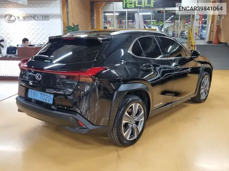 Ux300E 2Wd VIN: ENCAR39841064 Lot: 39841064