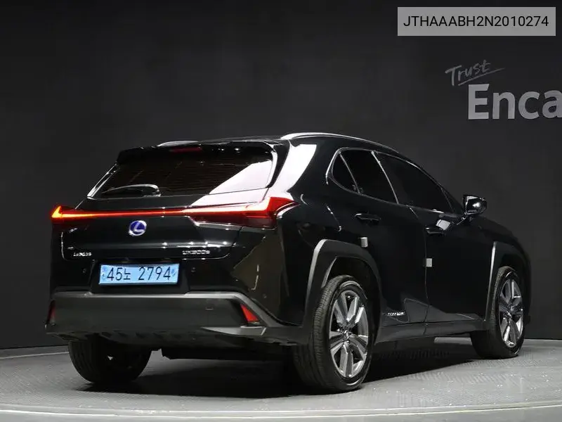 Ux300E 2Wd VIN: JTHAAABH2N2010274 Lot: 39921092