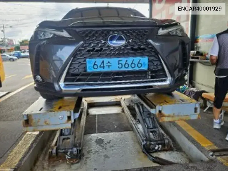 Ux300E 2Wd VIN: ENCAR40001929 Lot: 40001929