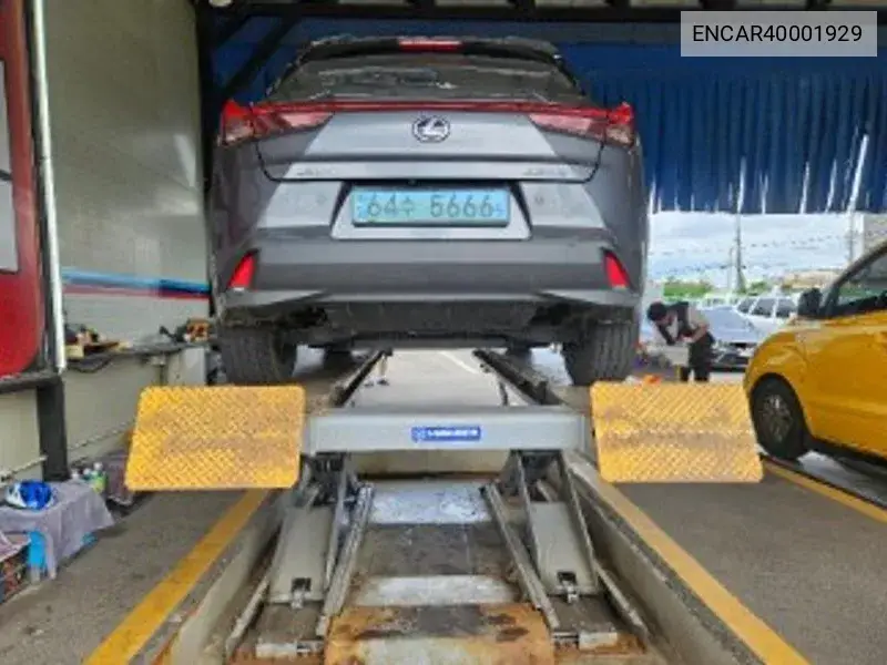 Ux300E 2Wd VIN: ENCAR40001929 Lot: 40001929
