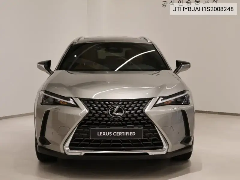 Ux300H 2.0 2Wd VIN: JTHYBJAH1S2008248 Lot: 39290043
