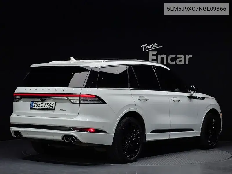 Avdad, The 2Nd Generation 3.0 Black Label Awd VIN: 5LM5J9XC7NGL09866 Lot: 40042765
