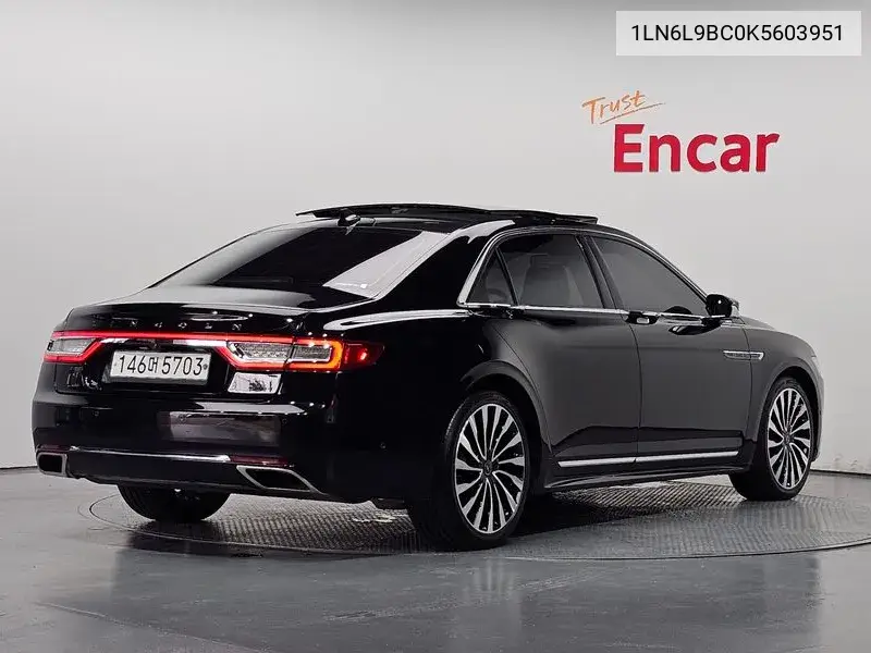 Continental 10Th Generation 3.0 Black Label Awd VIN: 1LN6L9BC0K5603951 Lot: 39992007
