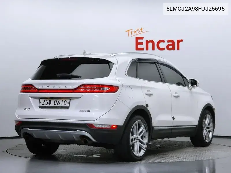 Mkc 2.0 Awd VIN: 5LMCJ2A98FUJ25695 Lot: 40139843
