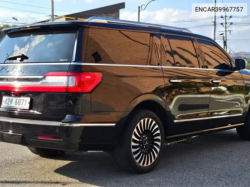 Navigator 4Th Generation 3.5L Black Label VIN: ENCAR39967757 Lot: 39967757