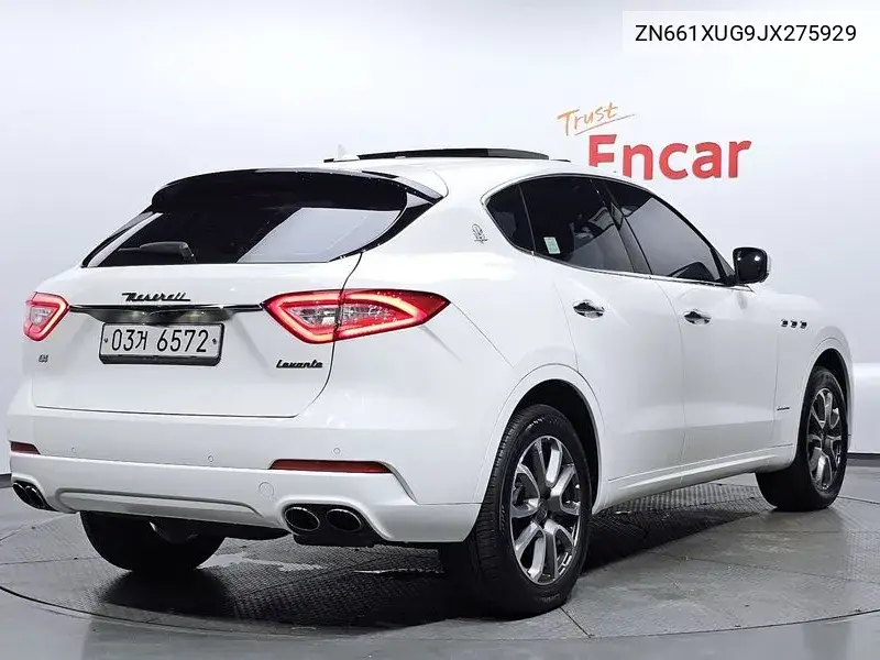 Levante 3.0 Awd Gran Russo VIN: ZN661XUG9JX275929 Lot: 39951809