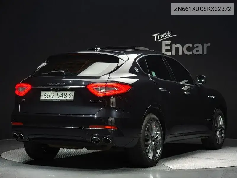 Levante 3.0 Awd Gran Russo VIN: ZN661XUG8KX32372 Lot: 39893190
