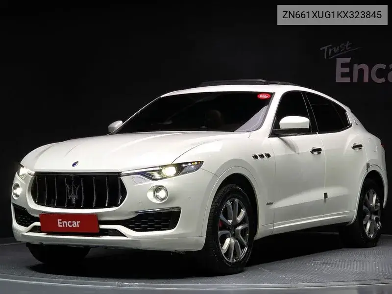 Levante 3.0 Awd Gran Russo VIN: ZN661XUG1KX323845 Lot: 39987097