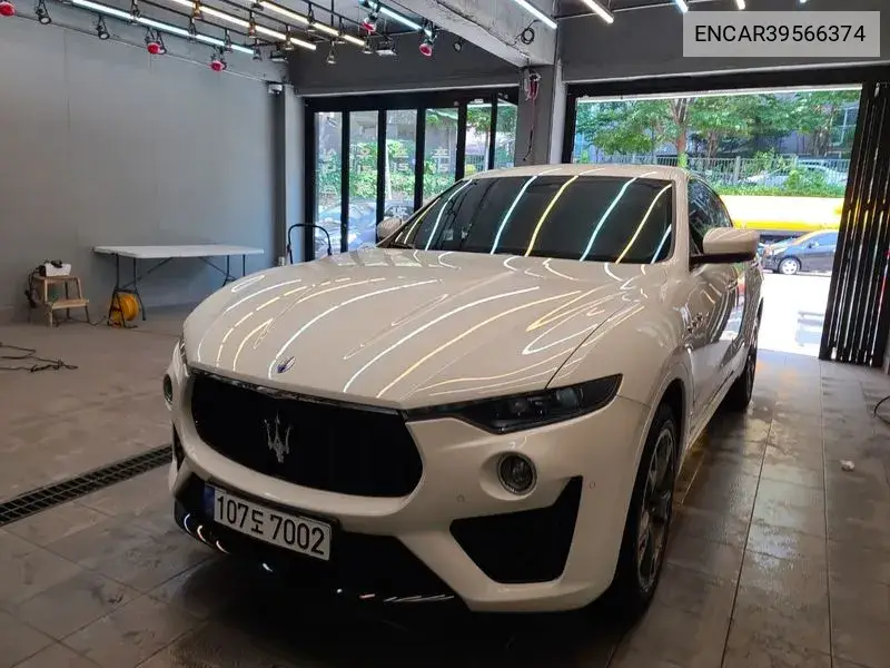 Levante 3.0 Awd Gran Sports VIN: ENCAR39566374 Lot: 39566374