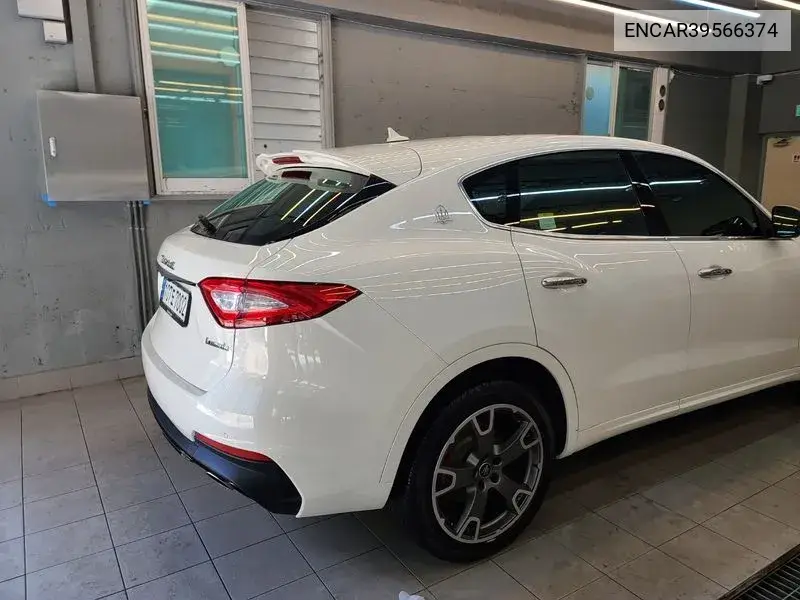 Levante 3.0 Awd Gran Sports VIN: ENCAR39566374 Lot: 39566374
