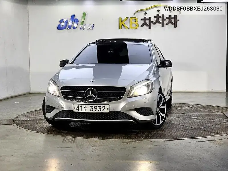 A-Class W176 A200 Cdi Knight VIN: WDDBF0BBXEJ263030 Lot: 39650311
