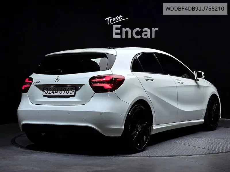 A-Class W176 A200 VIN: WDDBF4DB9JJ755210 Lot: 39431762