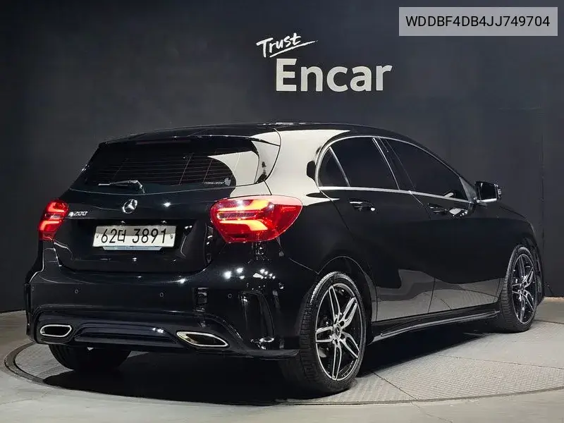 A-Class W176 A200 Amg Line VIN: WDDBF4DB4JJ749704 Lot: 39782402