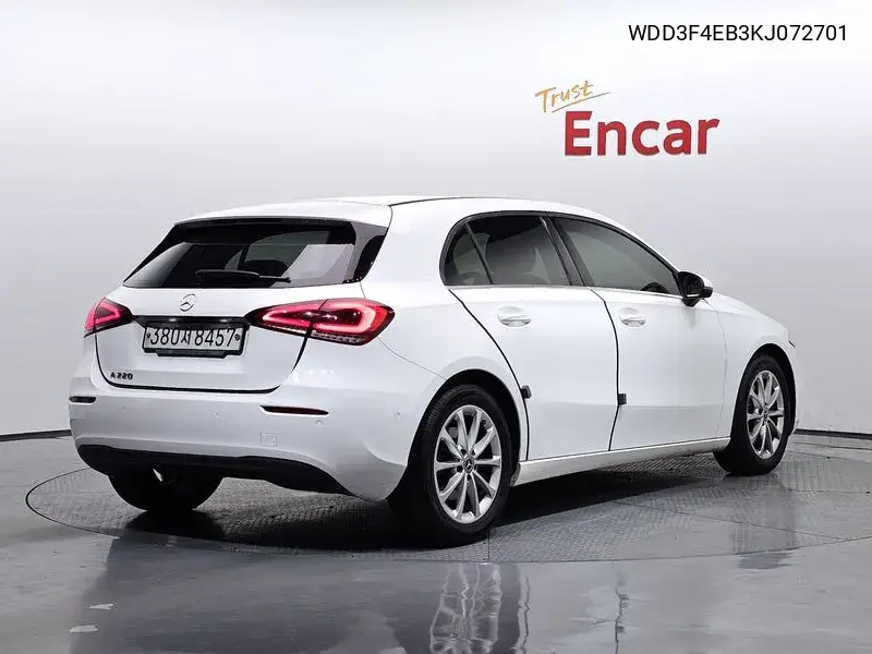 A-Class W177 A220 Hatchback VIN: WDD3F4EB3KJ072701 Lot: 39951207