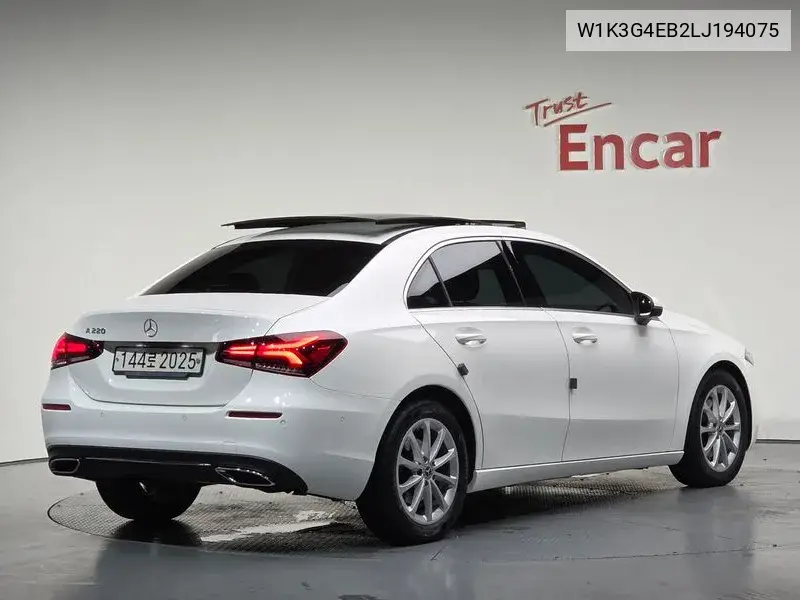 A-Class W177 A220 Sedan VIN: W1K3G4EB2LJ194075 Lot: 40124944