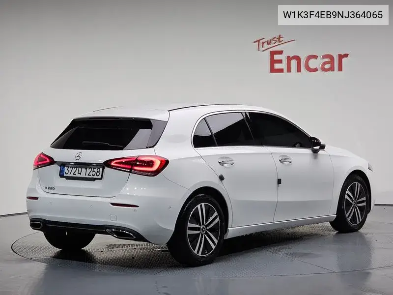 A-Class W177 A220 Hatchback VIN: W1K3F4EB9NJ364065 Lot: 39953858
