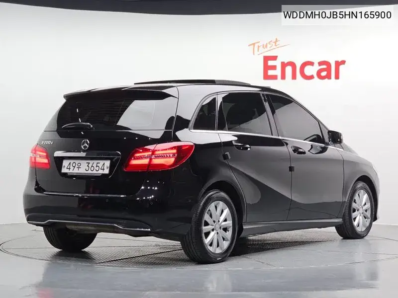 B-Class W246 B200 D VIN: WDDMH0JB5HN165900 Lot: 39726537