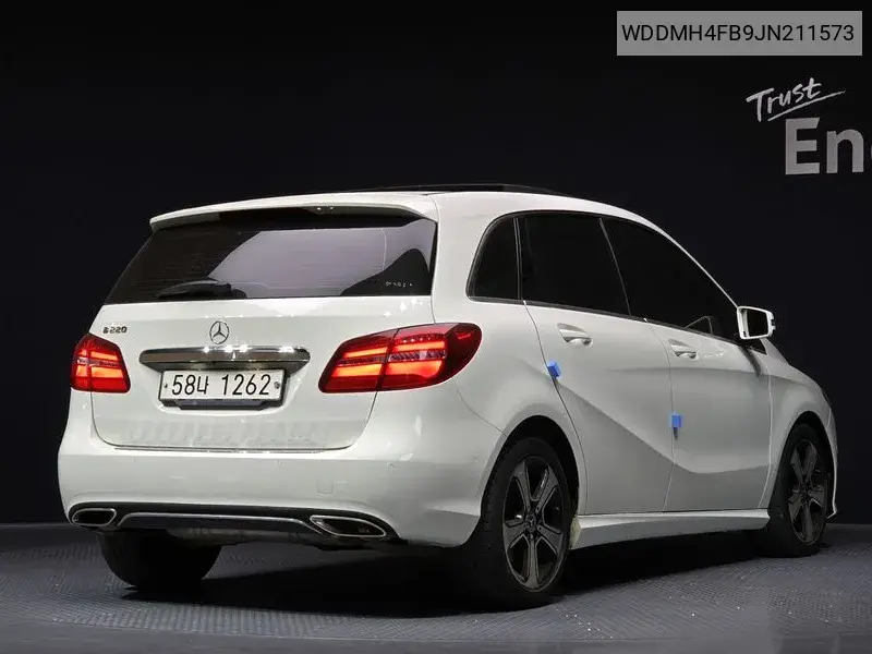 B-Class W246 B220 VIN: WDDMH4FB9JN211573 Lot: 39300833