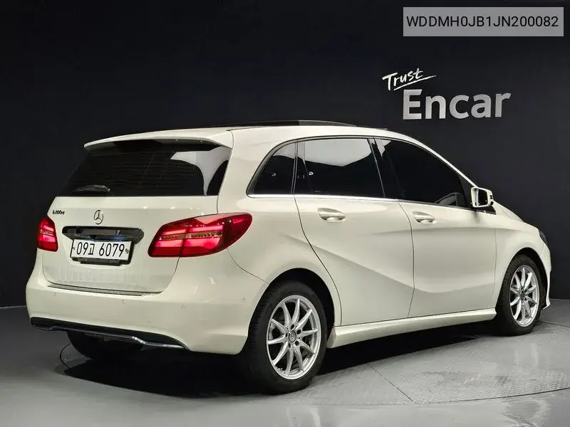 B-Class W246 B200 D VIN: WDDMH0JB1JN200082 Lot: 40135029