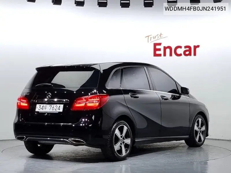 B-Class W246 B220 VIN: WDDMH4FB0JN241951 Lot: 38977646