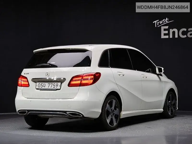 B-Class W246 B220 VIN: WDDMH4FB8JN246864 Lot: 40102949