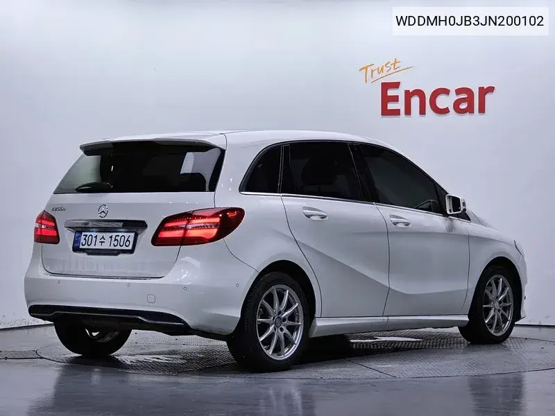 B-Class W246 B200 D VIN: WDDMH0JB3JN200102 Lot: 40119140
